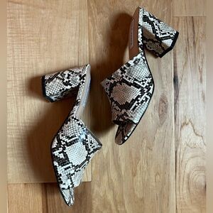 Steve Madden sz 8.5 faux snakeskin mules